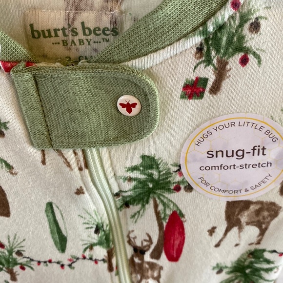 Burt’s Bees Christmas Baby Sleeper Size 6-9 Months NEW - Picture 2 of 8